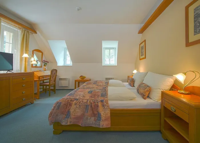 Praha 4* Hřensko