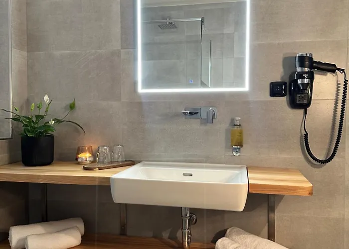 Praha Hotel 4*
